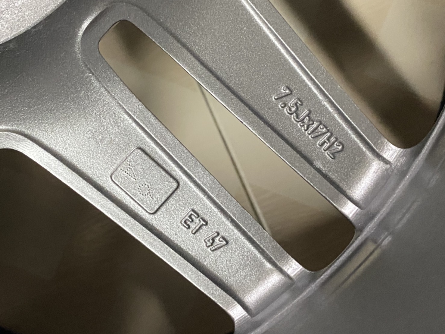 ล้อแท้ AMG ST4 17" w204