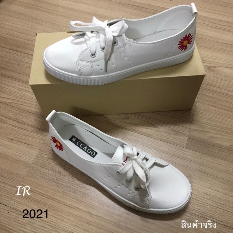 รองเท้าผ้าใบปักลายเดซี่