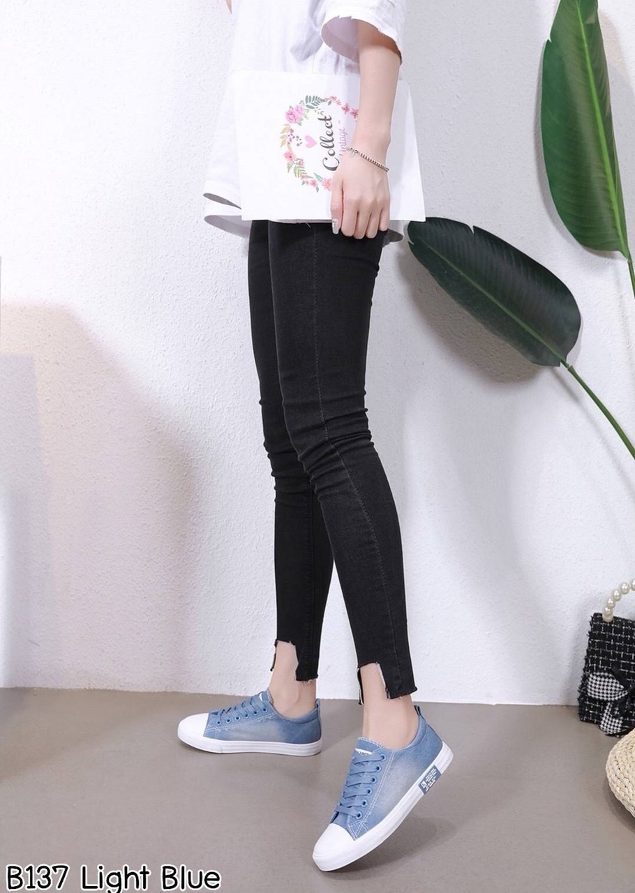 รองเท้าผ้าใบยีนส์ฟอก (สียีนส์อ่อน)