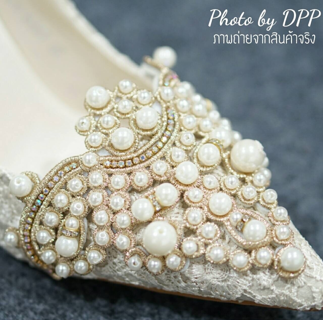 พร้อมส่ง : รองเท้าคัทชูลูกไม้ประดับมุข