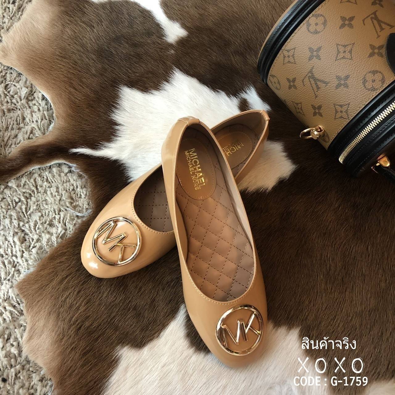 รองเท้าคัทชูส้นแบน Style michael kors (สีนู้ด)