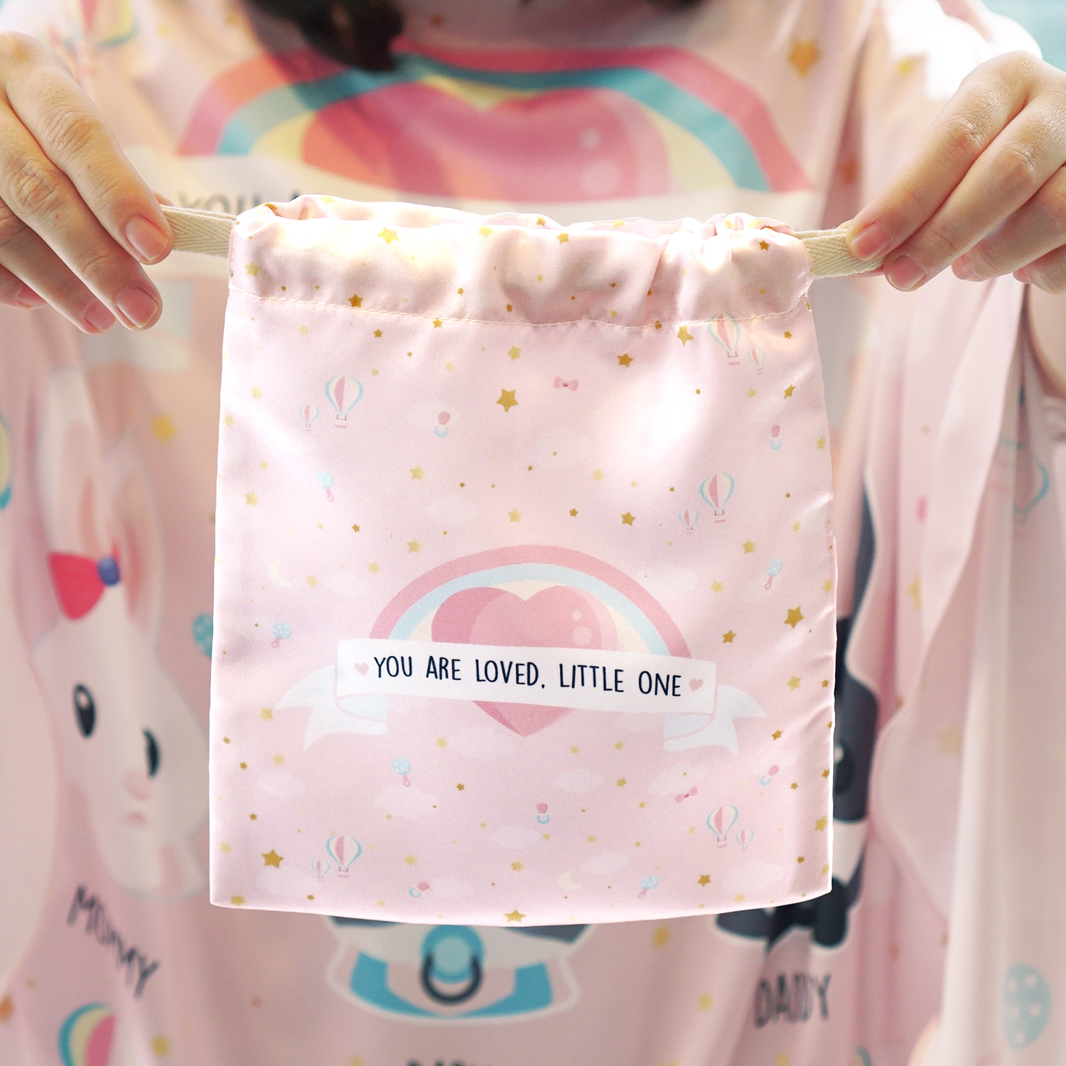 ผ้าคลุมให้นม (รุ่นมีกระดุม ถอดโครงได้) พร้อมส่ง ลาย Rabbit & Rainbow - Pink