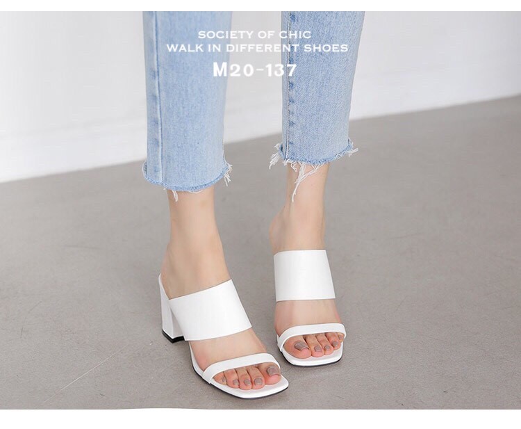 รองเท้าลำลองเปิดส้นสไตล์ Maxi (สีขาว)