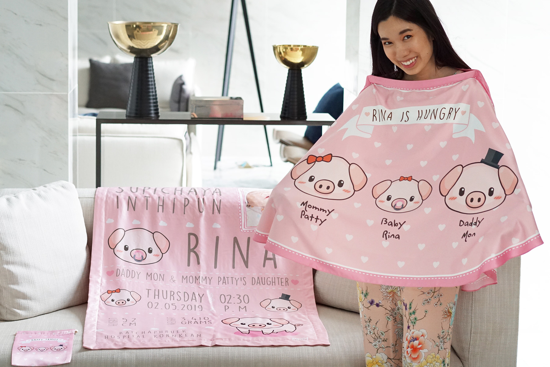 ชุดของขวัญเด็กแรกเกิด ผ้าคลุมให้นม + ผ้าห่มขนาด 75x100cm เพิ่มรูปถ่าย ลายหมูสีชมพู Pig - Pink