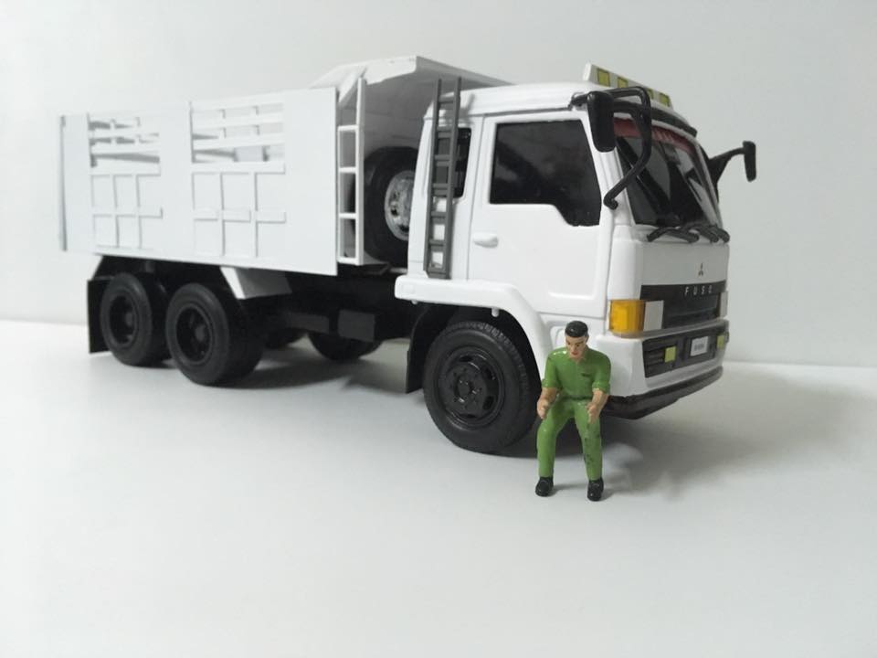 รถบรรทุกตั้งโชว์ 1/24 Truck toy โมเดลรถดั๊มพ์