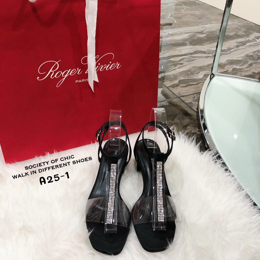 รองเท้าส้นตันเพชรทรง T-Strap (สีดำ)