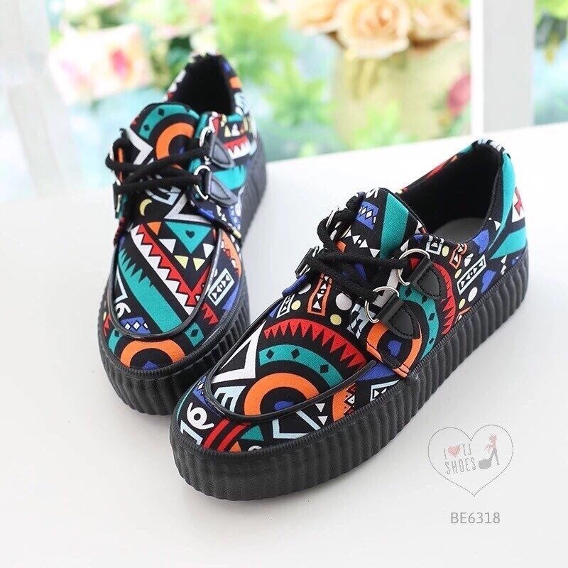 พร้อมส่ง : รองเท้าผ้าใบ Marc Jacob ลาย Aztec (สีดำ)