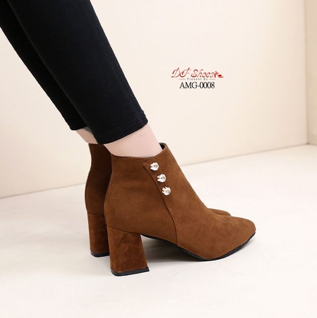 รองเท้าบูทส้นตันทรงหัวแหลมแต่งคริสตัล (สีน้ำตาล)