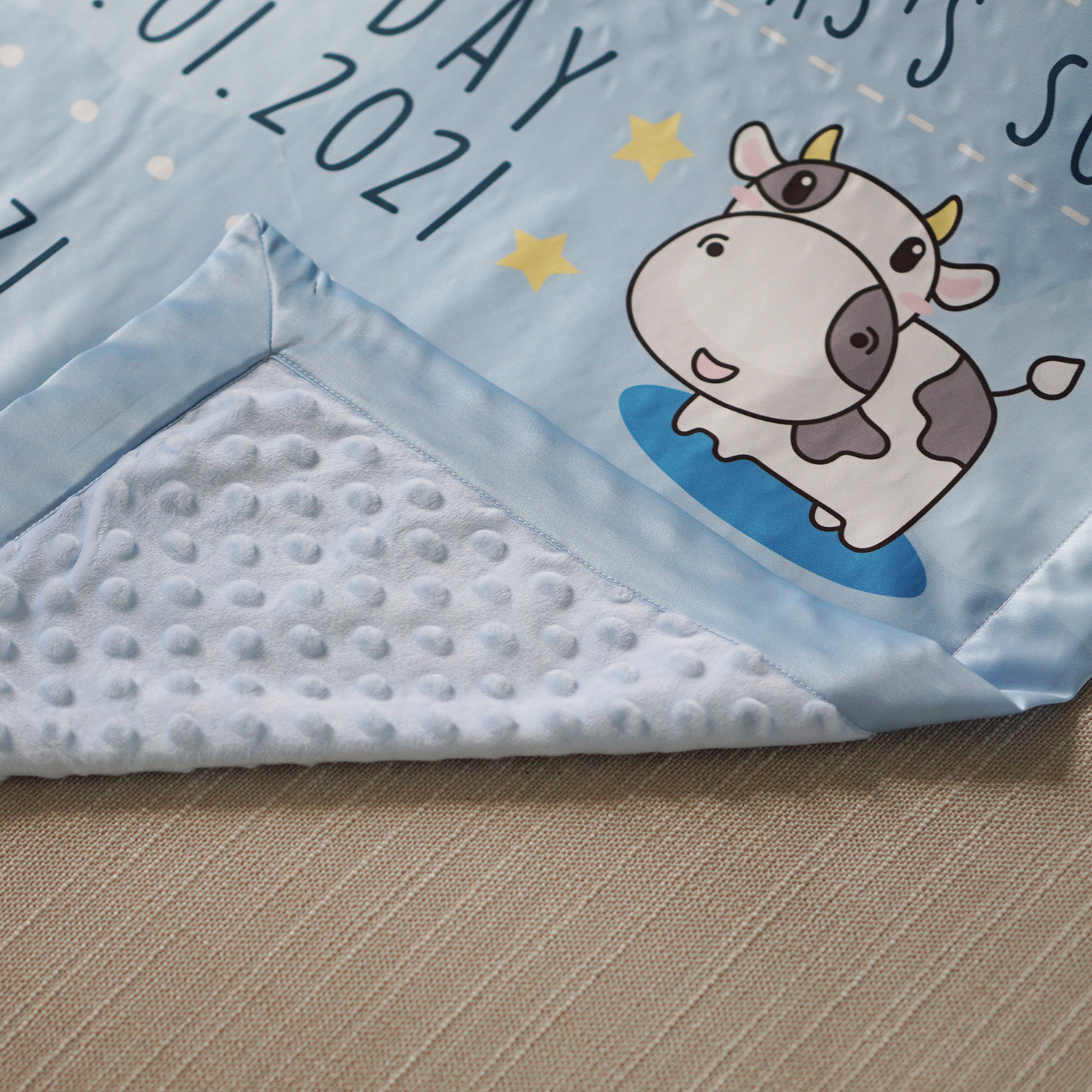 ผ้าห่มเด็ก ใส่ประวัติแรกเกิด ลายวัว Cow1 - Blue