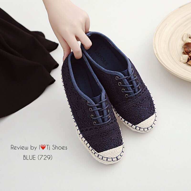 รองเท้าผ้าใบลูกไม้สไตล์วินเทจ (สีกรม)