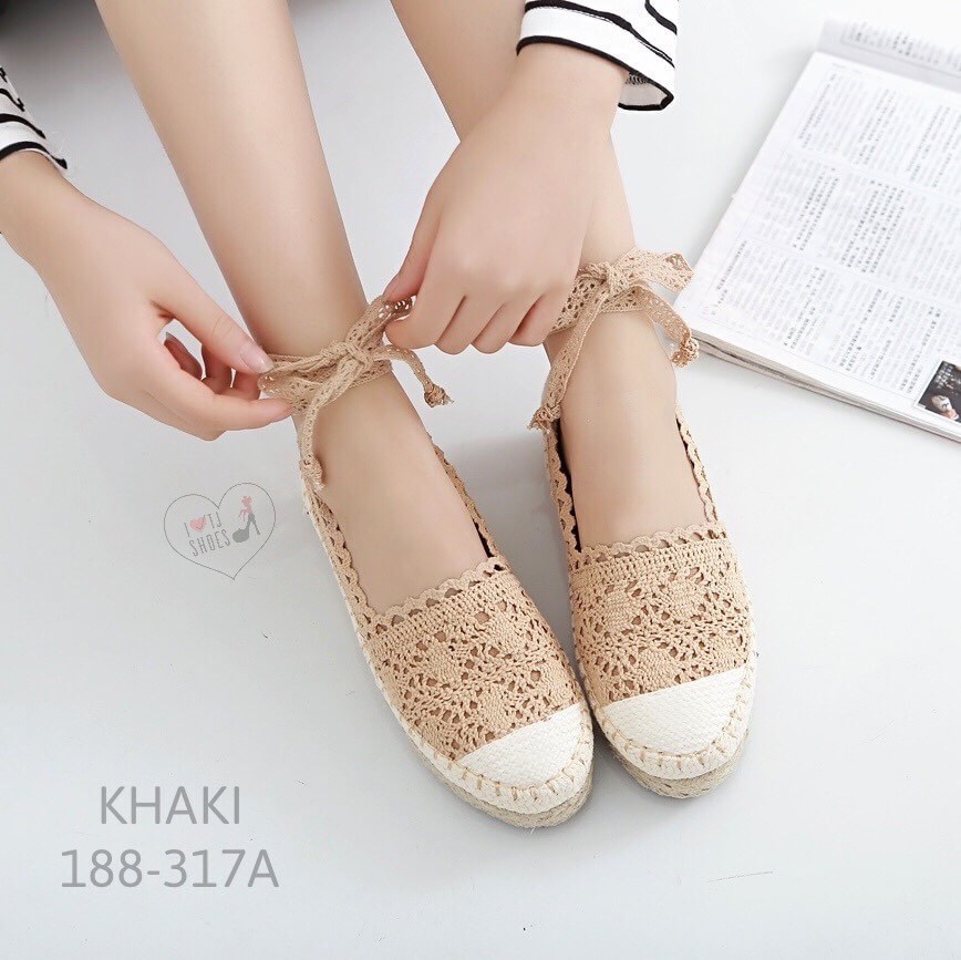 รองเท้าลูกไม้ส้นปอ (สีครีม)