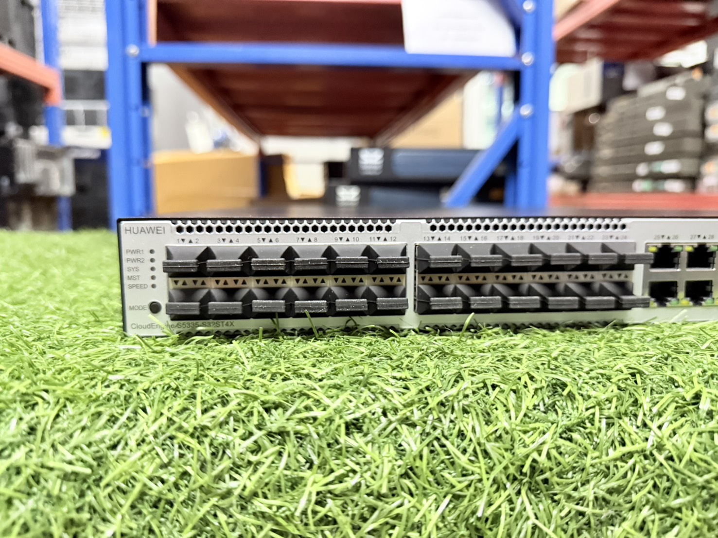 สวิตช์ Huawei Cloud Engine S5335-S32ST4X
