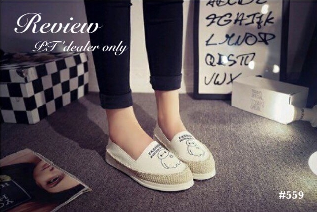 พร้อมส่ง : รองเท้า Slip On ลาย Eskimo (สีขาว)