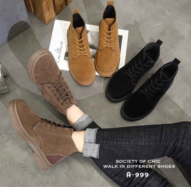 รองเท้าผ้าใบหุ้มข้อสไตล์ Martin (สีดำ)