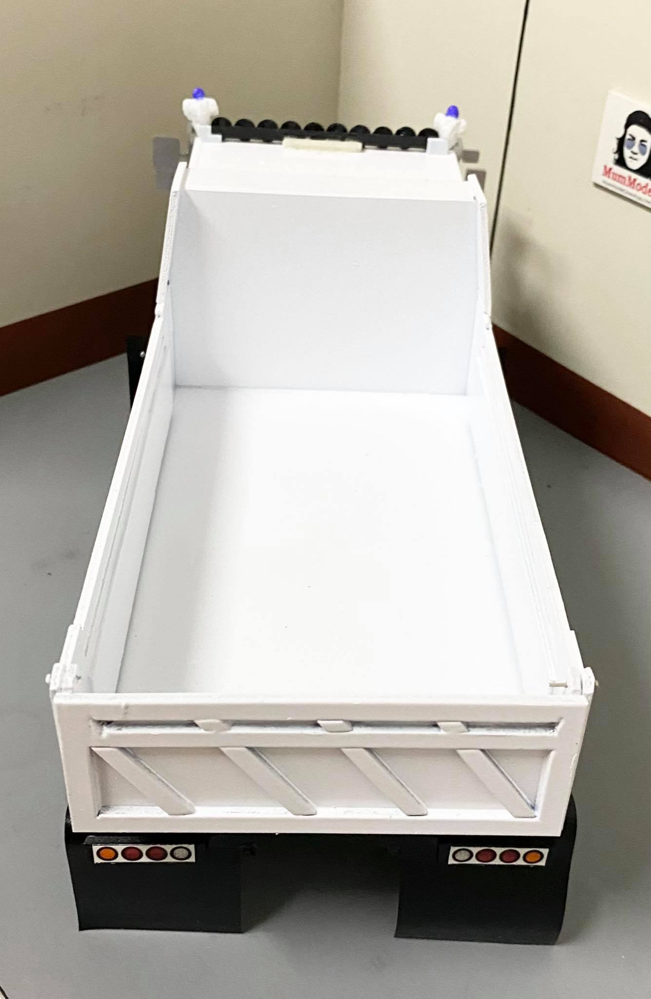 รถดั๊มพ์ 6 ล้อ อีซูสุร๊อกกี้ 1/24 พลาสติก