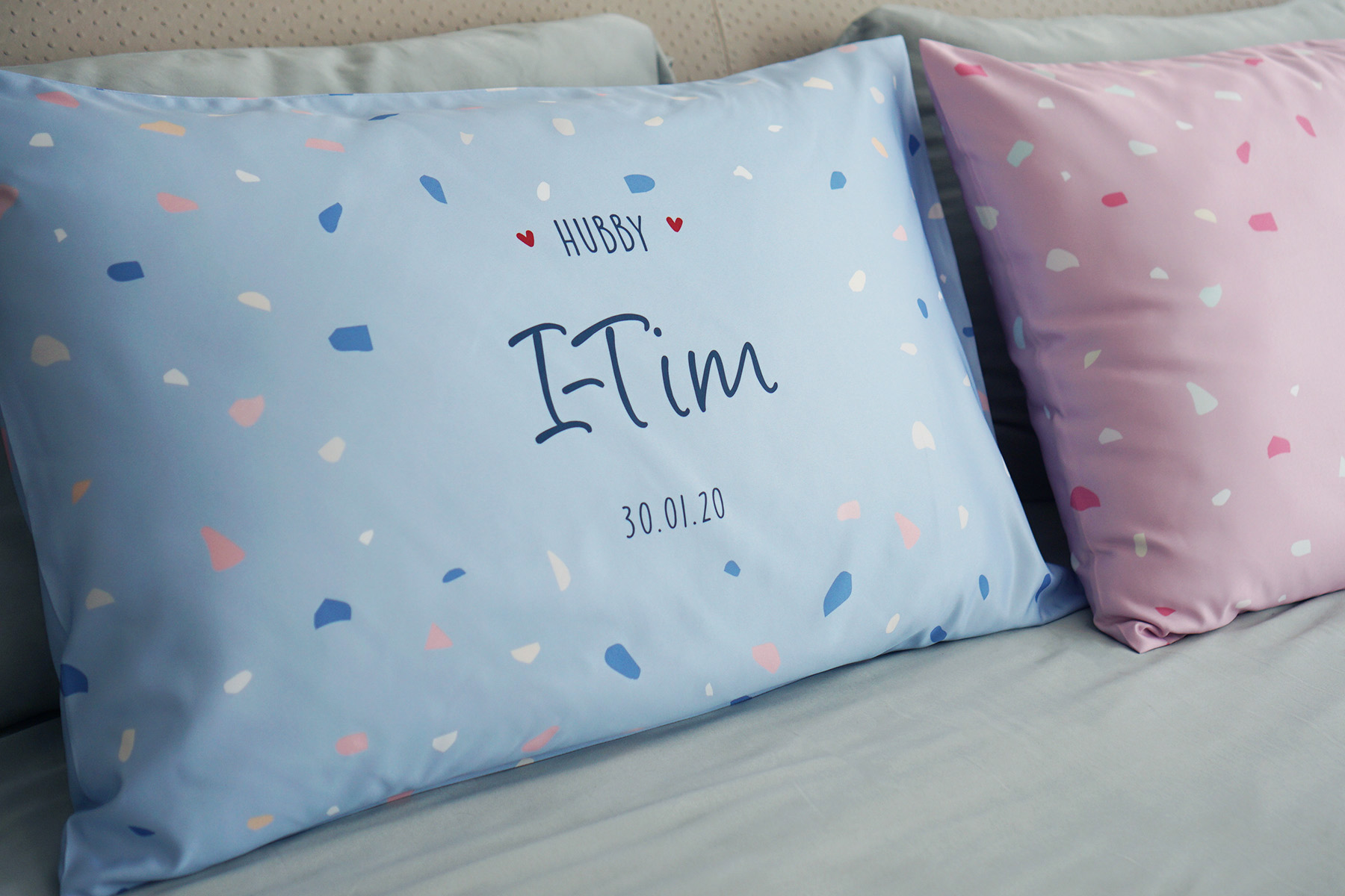 ปลอกหมอนหนุนคู่ พิมพ์ลายเต็มผืน Terrazzo - Pink&Blue