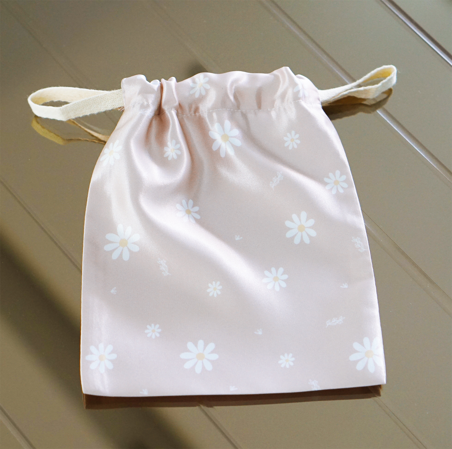 ถุงผ้าซาติน ลาย Daisy - Brown