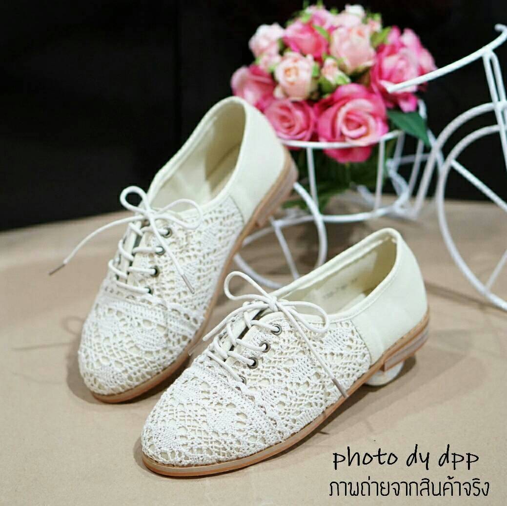 พร้อมส่ง : รองเท้าผ้าใบแต่งลูกไม้สไตล์Vintage