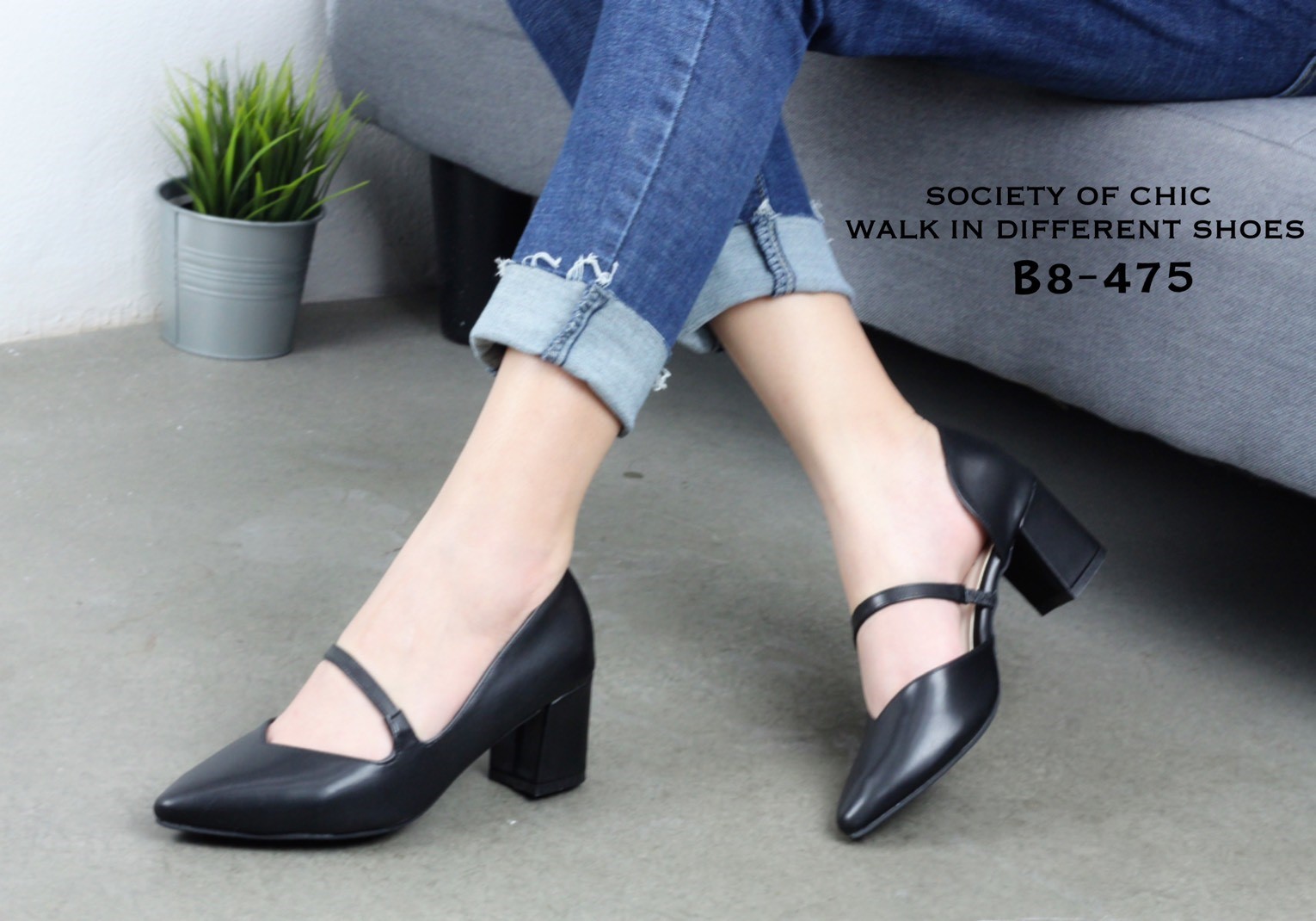 รองเท้าคัทชูส้นเตี้ยแต่งสายคาด (สีเขียว)