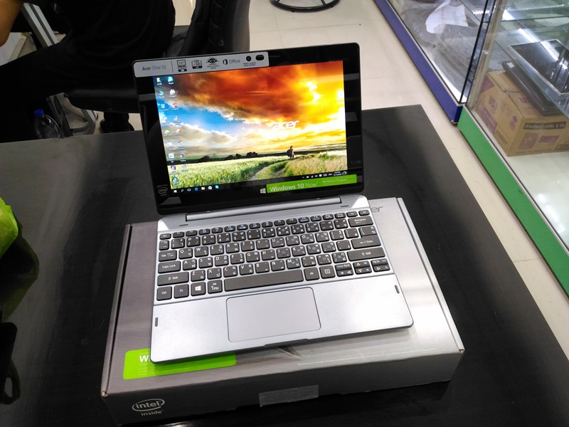 Acer Aspire One 10 ไฮบริดโน้ตบุ๊ค