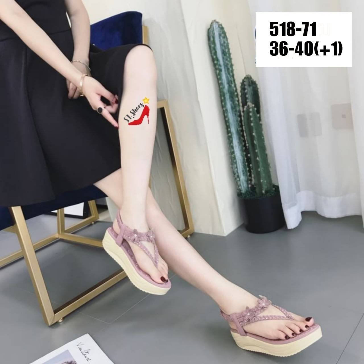 รองเท้าแตะแต่งสายคาดดอกไม้ (สีแทน)