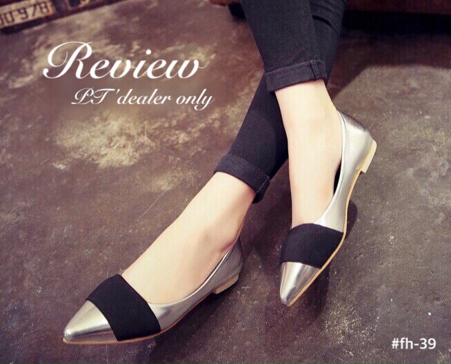 พร้อมส่ง : รองเท้าคัทชู Ferragamo (มี3สี)