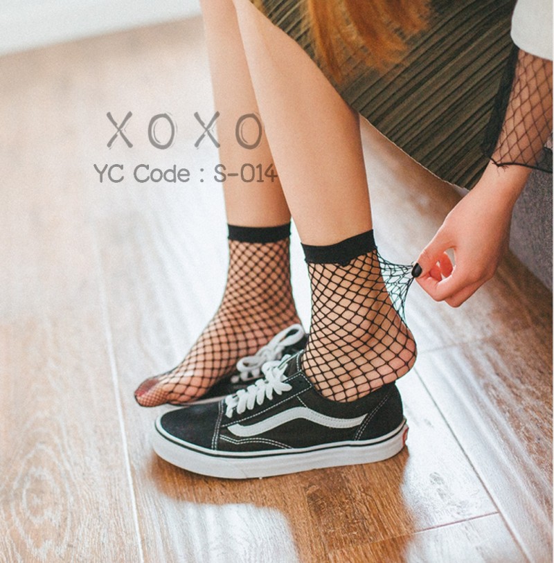 ถุงเท้าตาข่าย