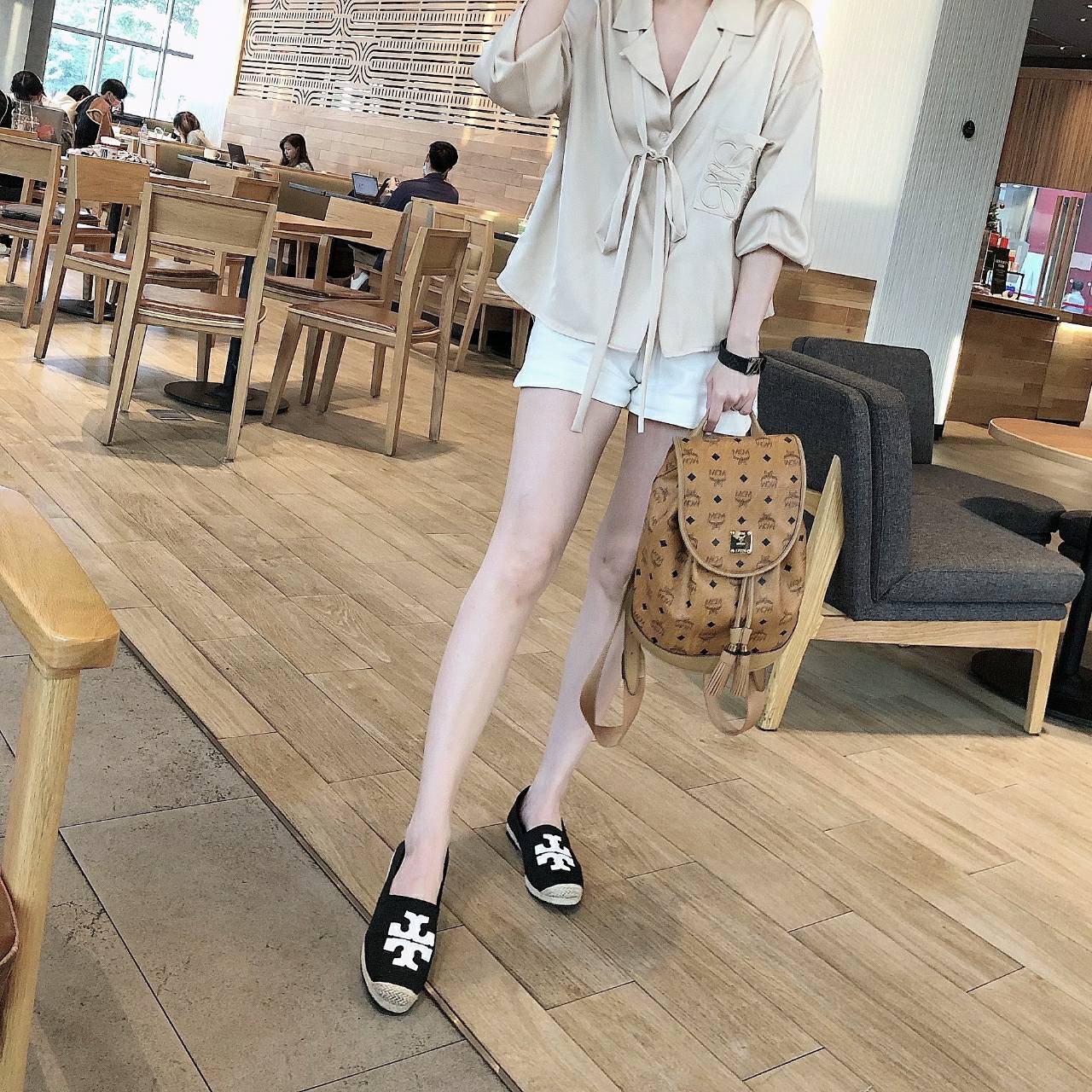 รองเท้าคัทชูStyle Tory Burch (สีครีม)