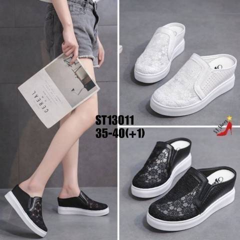 รองเท้าผ้าใบเปิดส้นแต่งลายลูกไม้ (สีดำ)