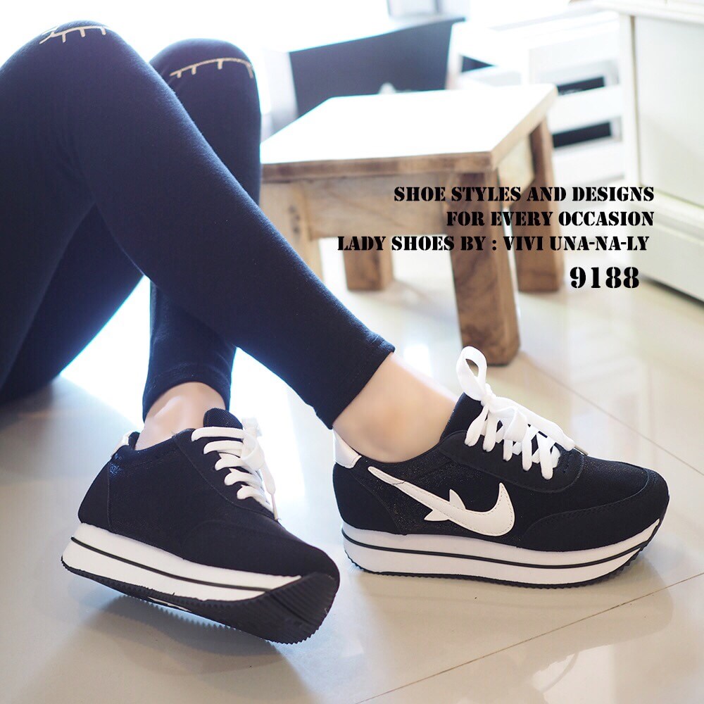 พร้อมส่ง : รองเท้าเสริมส้นทรงSport (สีแดง)