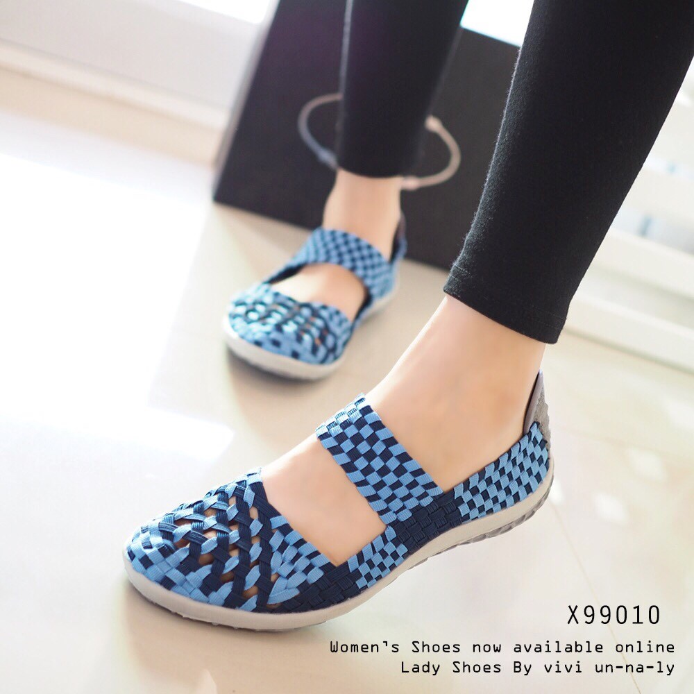 พร้อมส่ง : รองเท้าเพื่อสุขภาพ (รุ่นสายคาดสีน้ำเงิน)