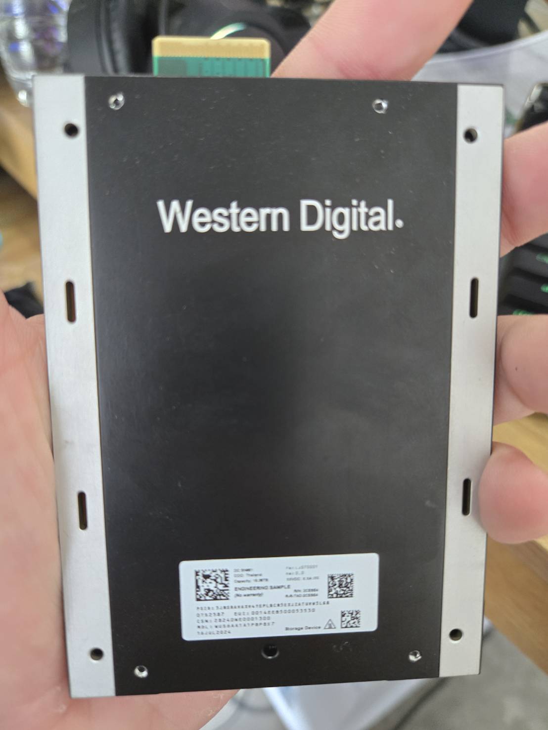 SSD WD DC SN861 15.36TB หัวแบบ E3.S พร้อมการ์ดแปลง pci