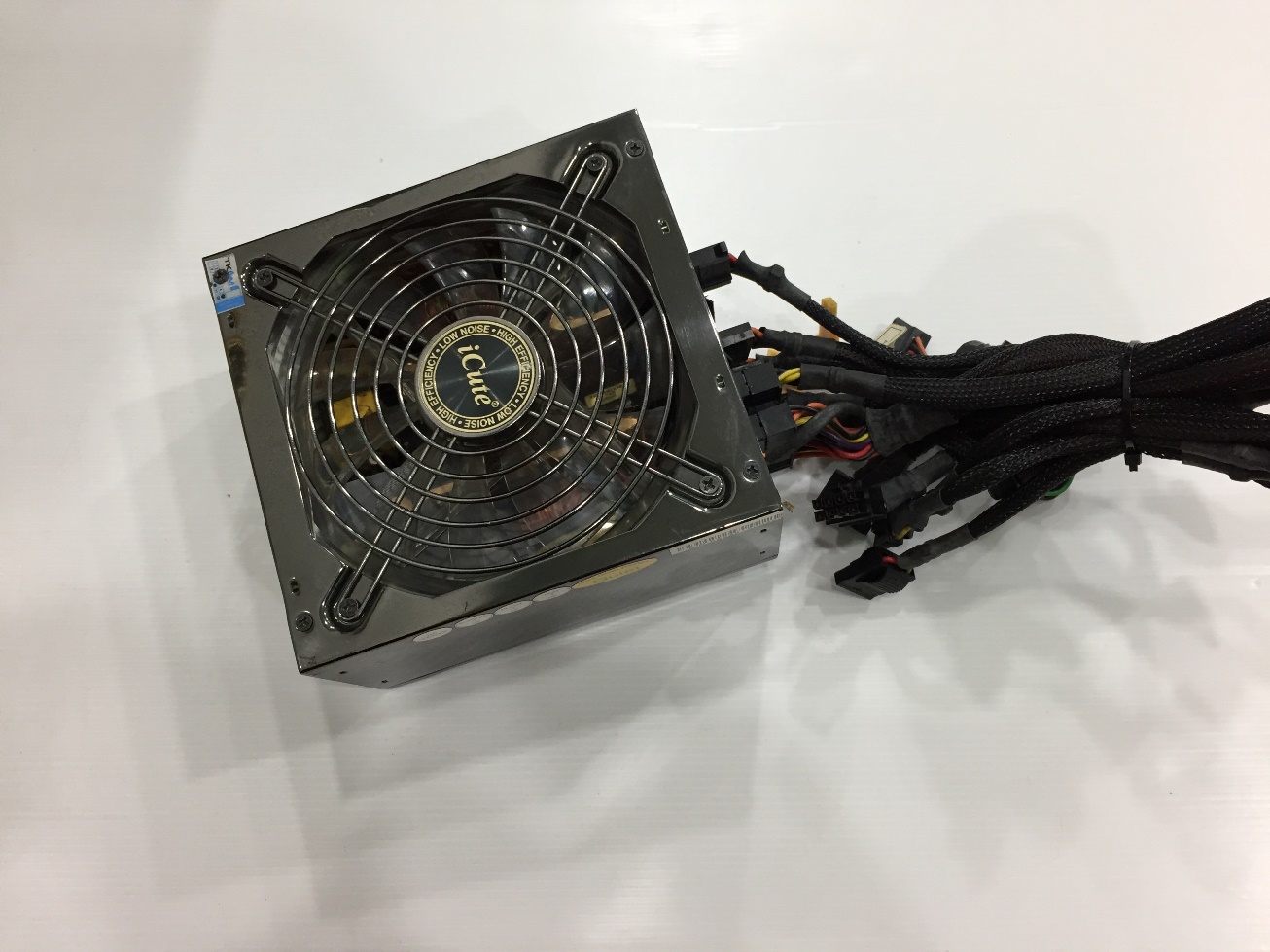 iCute AP-650AS 650W.