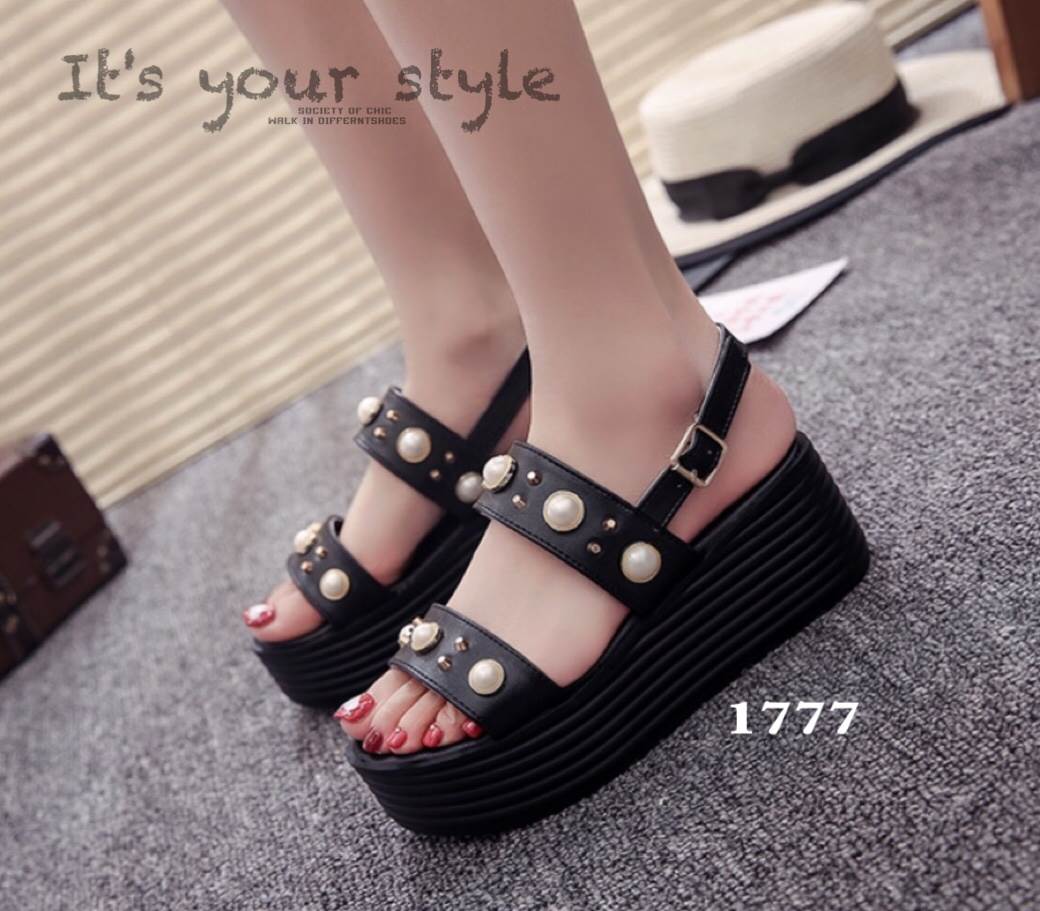 รองเท้า Platform แต่งมุก (สีดำ)