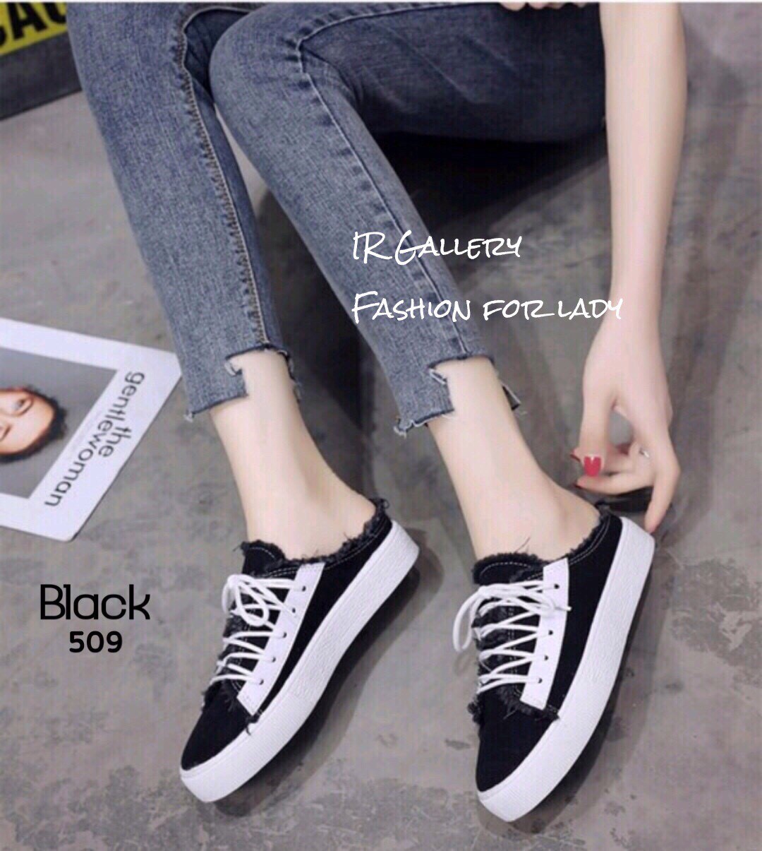 รองเท้าผ้าใบเปิดส้นขอบเซอ (สีดำ)