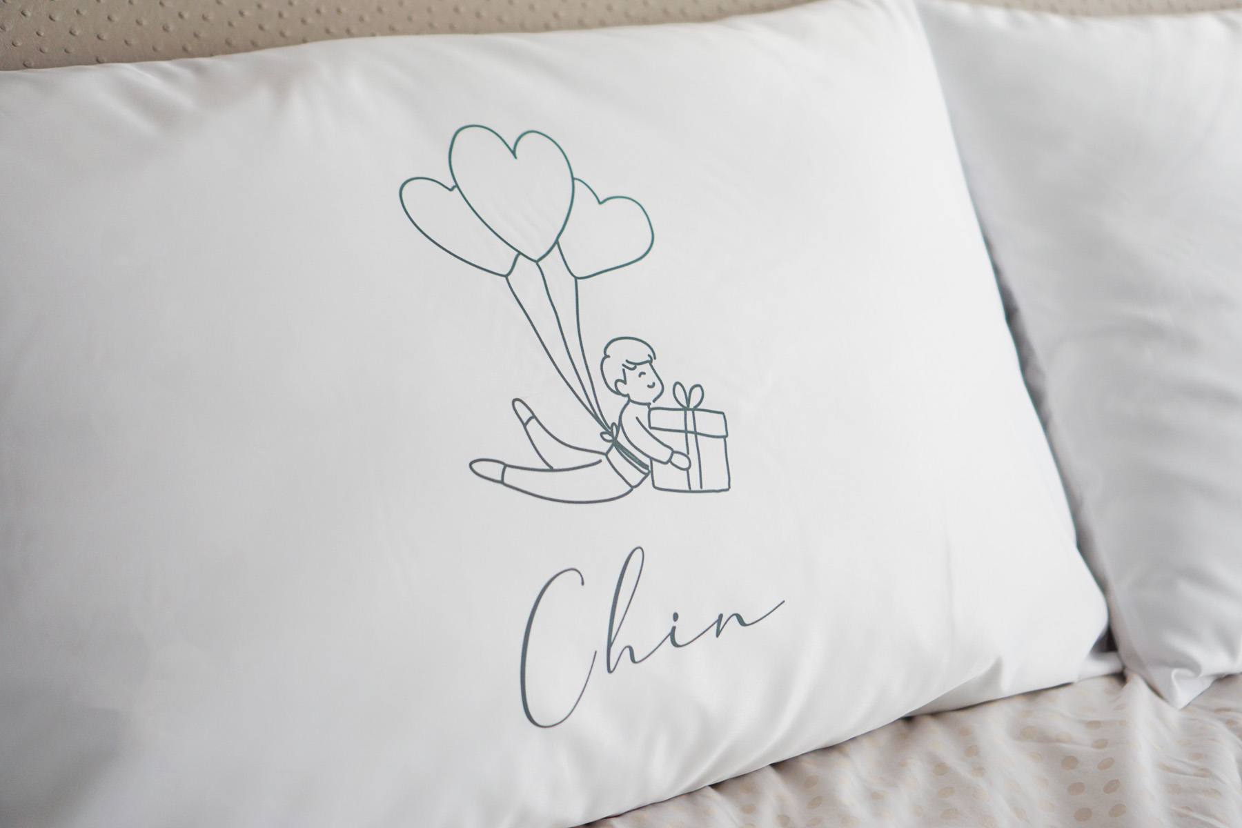 ปลอกหมอนหนุนคู่ สีขาว ลาย Heart Ballon