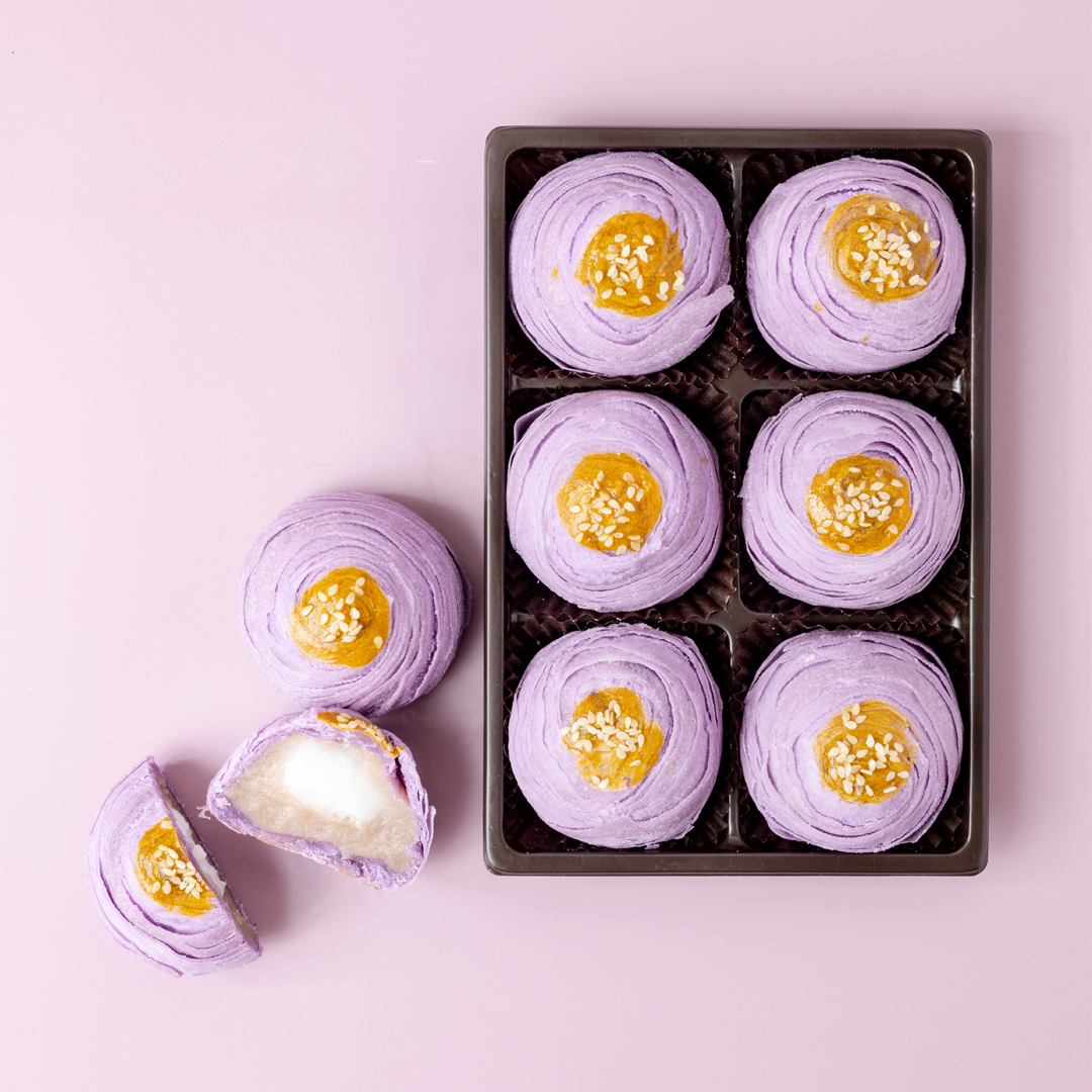 ขนมเปี๊ยะ เผือกโมจิ บรรจุ 6 ชิ้น ขนาด 320 กรัม หอมหวาน ไส้นุ่มหนึบ ให้ความรู้สึกใหม่ๆ