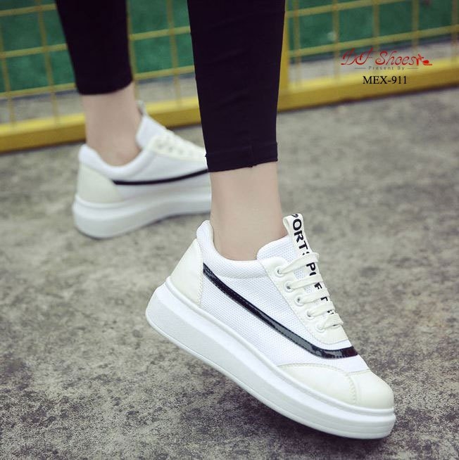 รองเท้าผ้าใบแฟชั่นแต่งแถบดำ