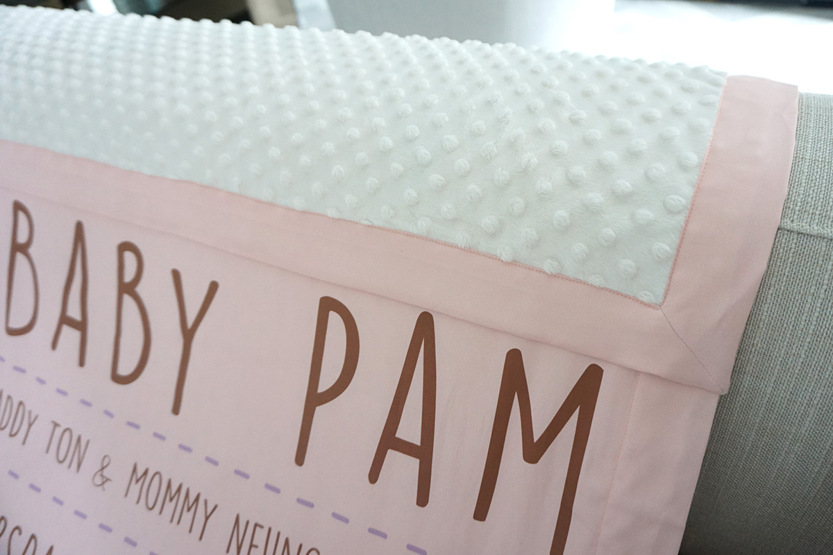ผ้าห่ม สั่งทำใส่ชื่อ ลายยูนิคอร์น - Unicorn - Peach