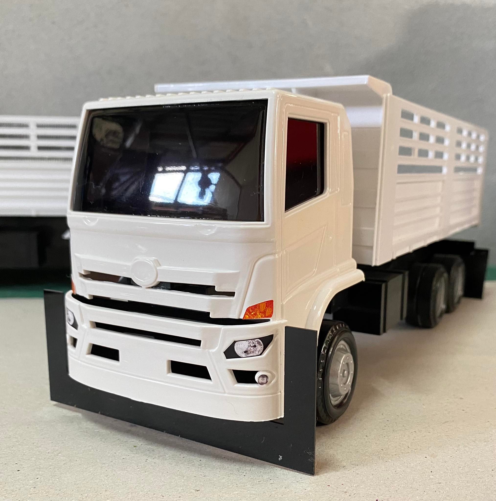 รถดั้มแต่งน้อย