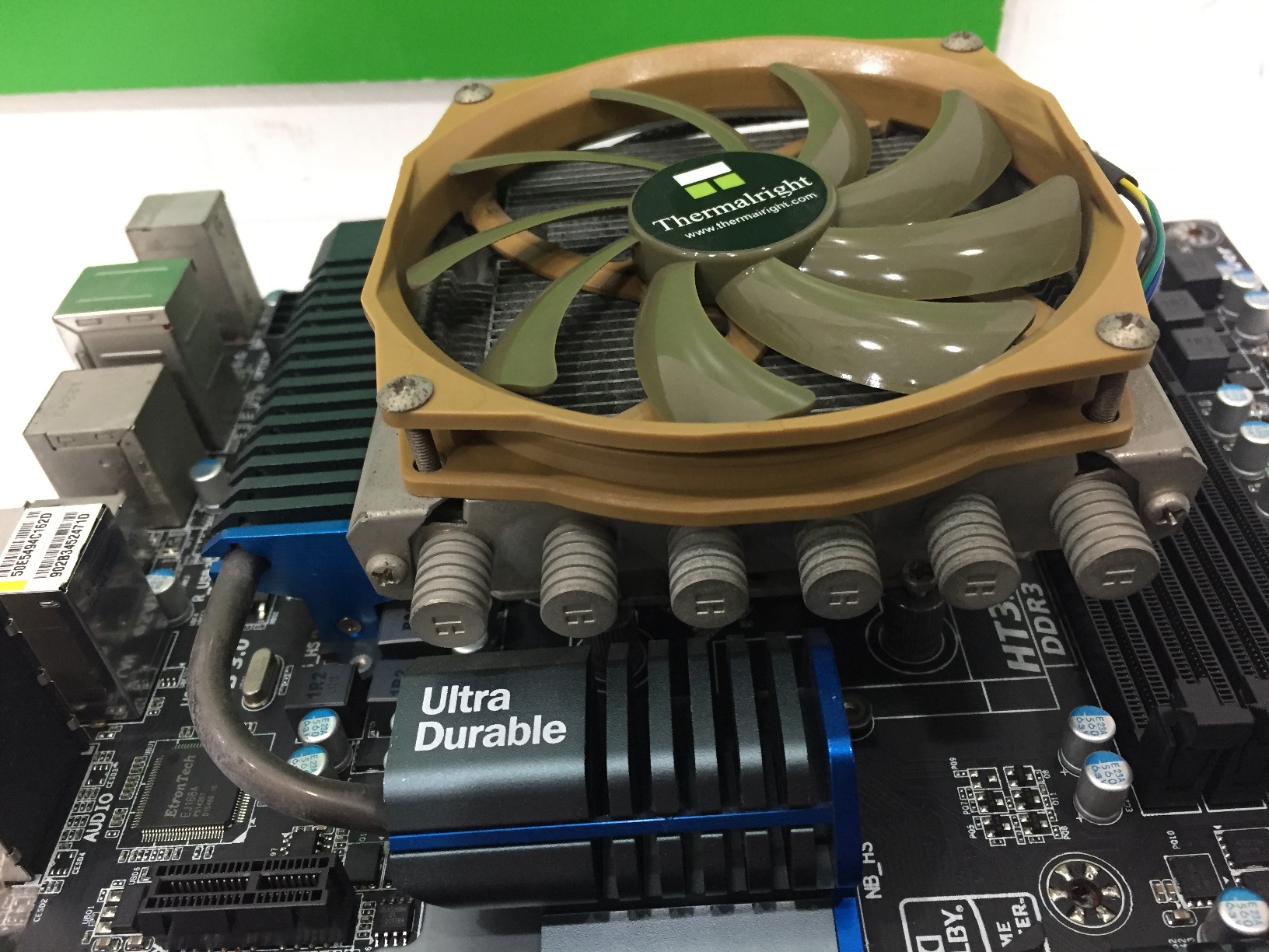 AMD FX6300 + GIGABYTE GA-990FXA-UD5