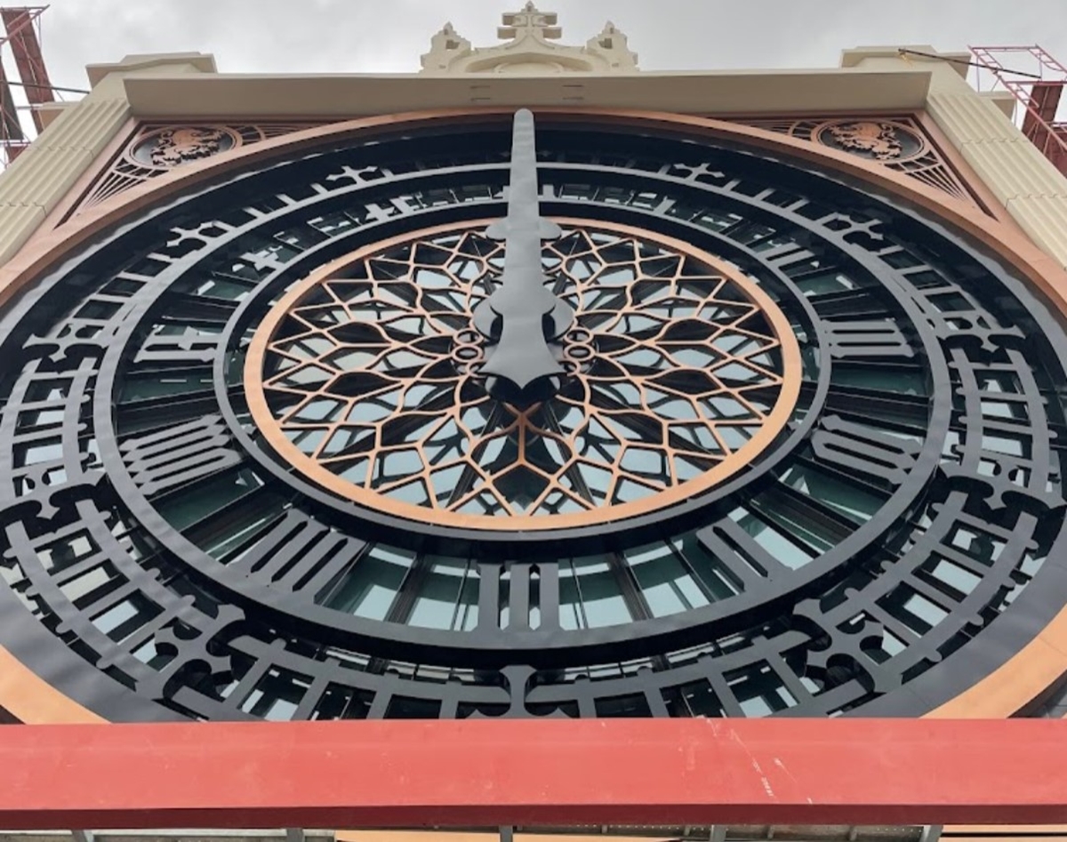 อาคารสำนักงานโครนอส สาทร (Kronos Sathorn office building) สำนักงานให้เช่าย่านถนนสาทร พระราม 4 กรุงเทพฯ ใกล้สวนลุมพินี เพียง 700 เมตร