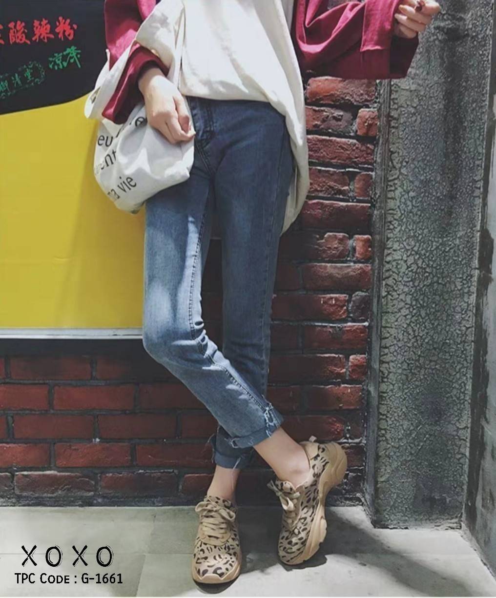 รองเท้าผ้าใบทรงSportแต่งลายเสือ (สีน้ำตาลอ่อน)