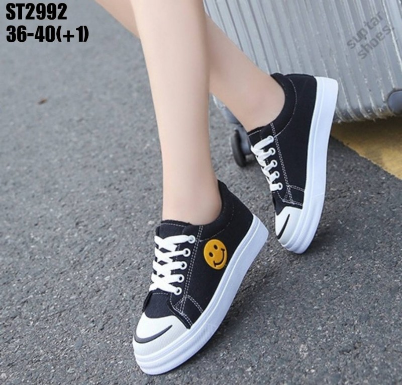 รองเท้าผ้าใบแฟชั่นแต่งหน้ายิ้ม (สีดำ)