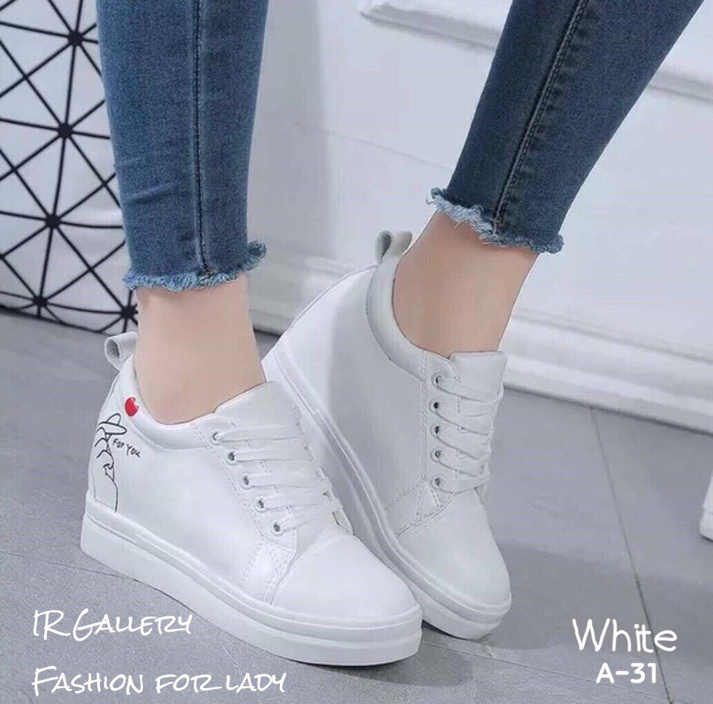 รองเท้าผ้าใบพียูเพนท์ลาย