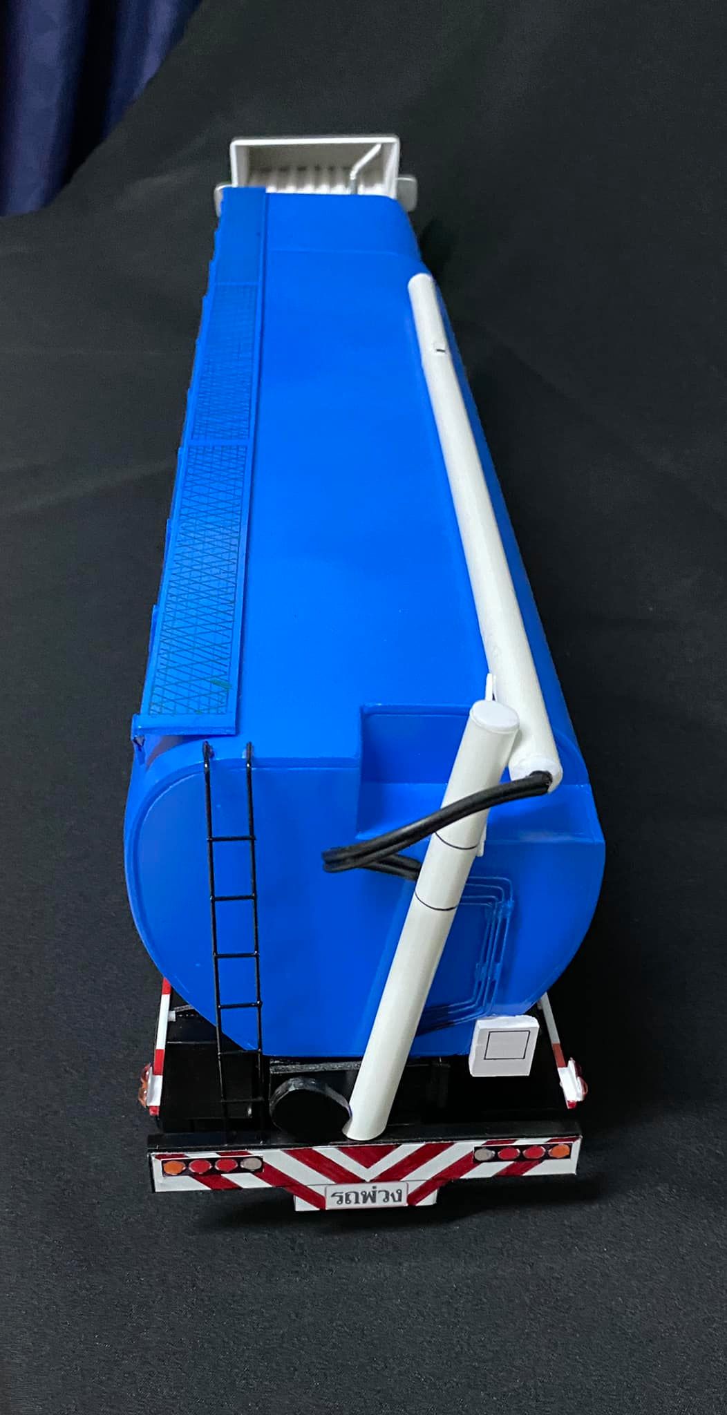 รถบรรทุกอาหารสัตว์จำลอง 1/24 พลาสติก