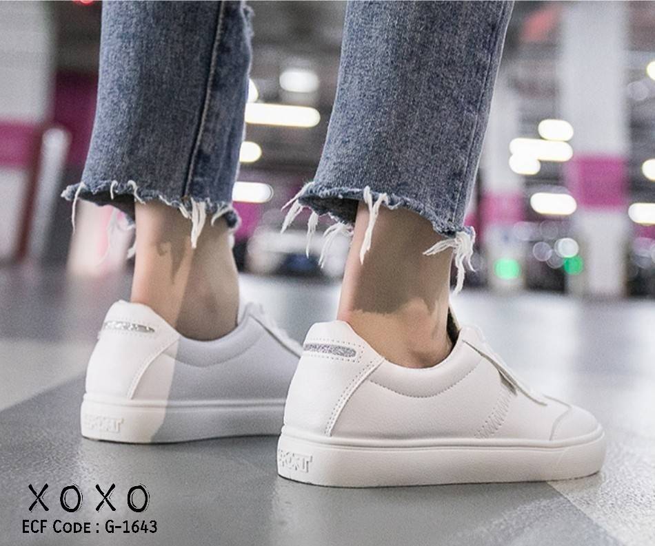 รองเท้าผ้าใบสไตล์ Sportขอบนิ่ม (สีแดง)