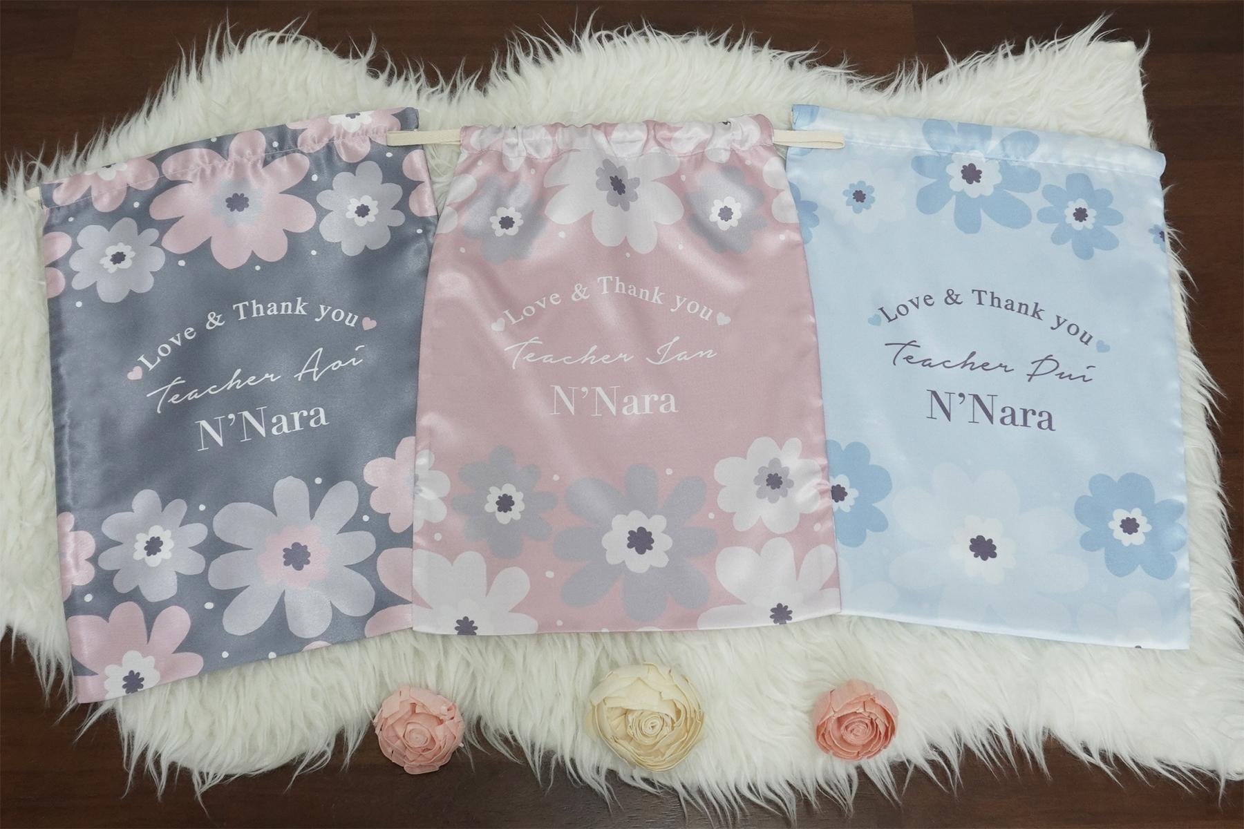 ถุงผ้าซาติน ไซส์ L สั่งทำใส่ชื่อ ลาย Big Flower (ราคาต่อใบ)
