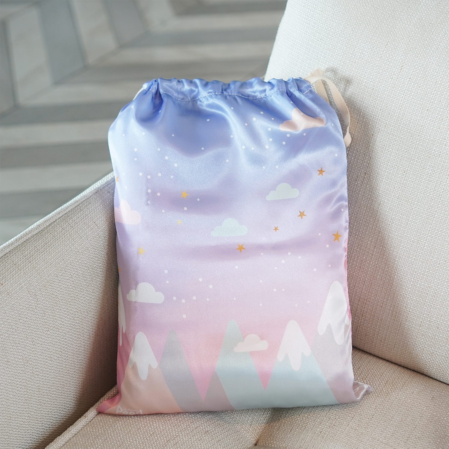 ถุงผ้าซาตินพร้อมส่ง ไซส์ L ลาย Mountain - Lavender
