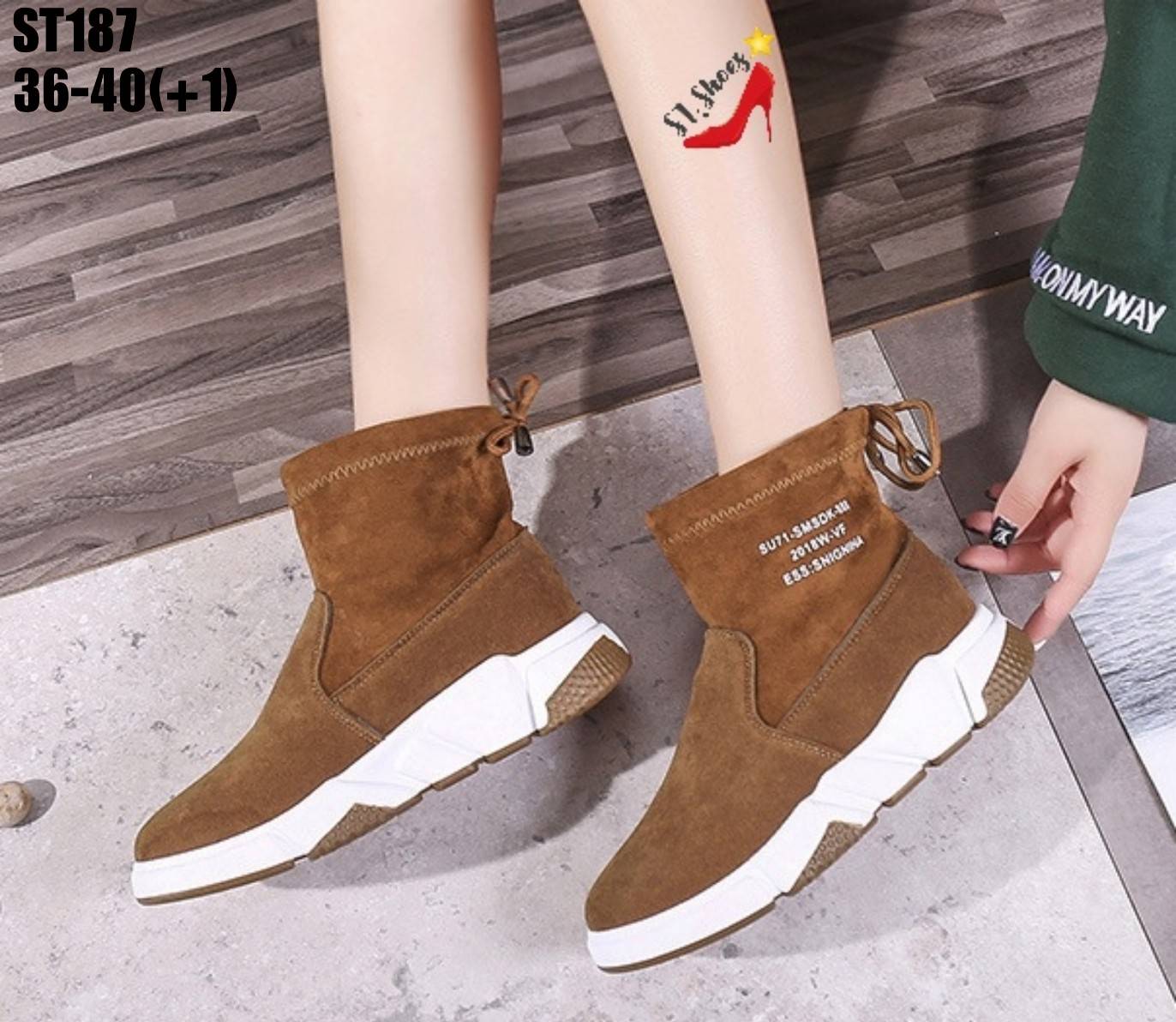 รองเท้าผ้าใบทรงถุงเท้าแต่งเชือก (สีดำ)